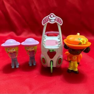 Strawberry shortcake Dessert car w/minis dolls